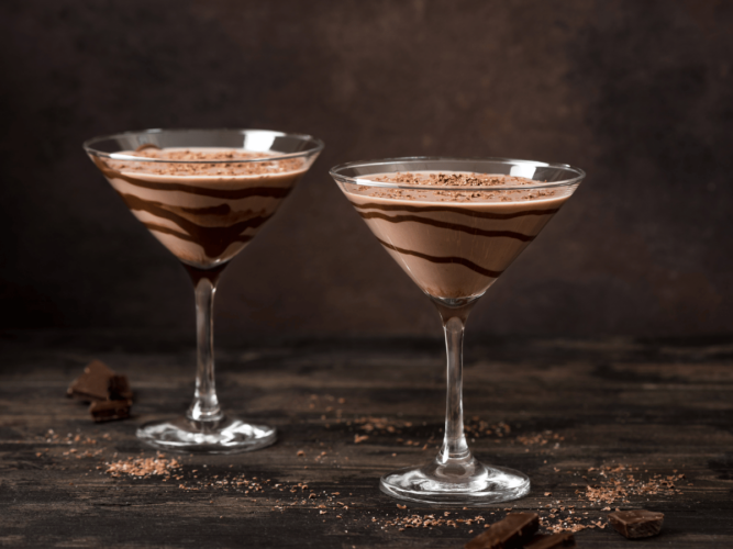 2 copas de martini de chocolate
